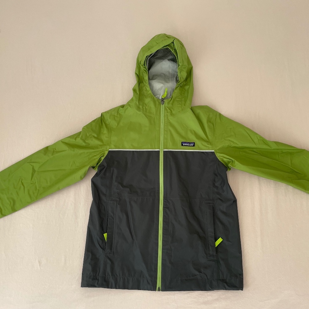 Patagonia kids boy Torrentshell rain jacket size L